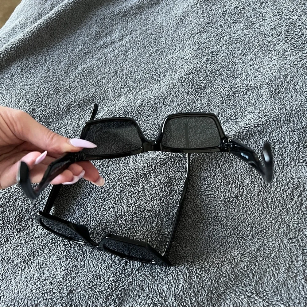 🔥Trendy Black Square Sunglasses Set